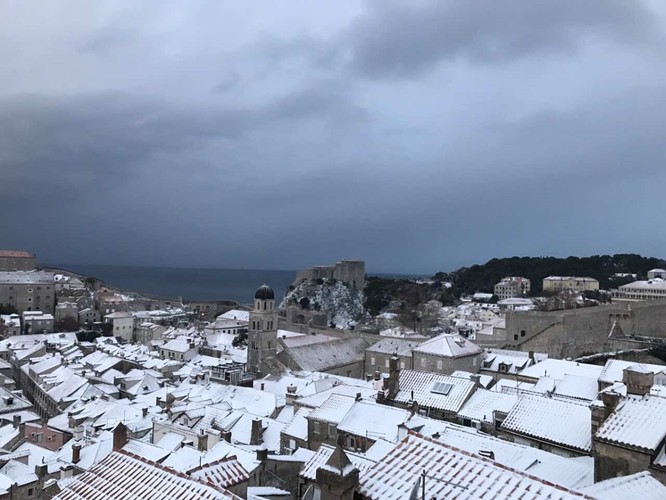 Dubrownik zaspany śniegiem. fot. Marijana Puhjera