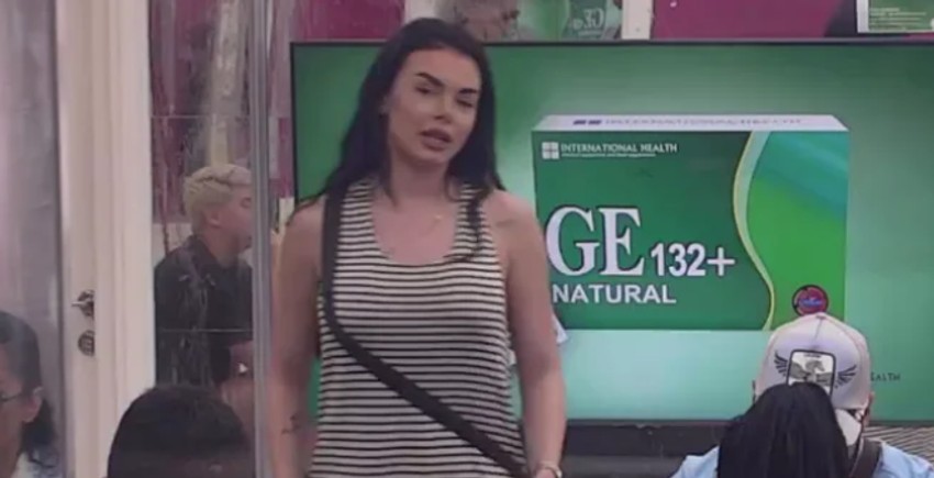 Anita traži da joj pošalju garderobu jer se ugojila