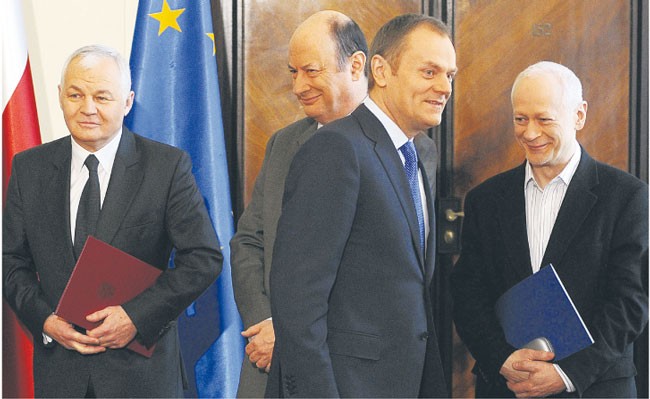 Jan Krzysztof Bielecki, Jacek Rostowski, Donald Tusk i Michał Boni Fot. Maciej Biedrzycki/Forum