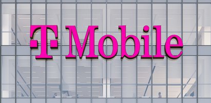 Emeryt po powrocie z wakacji dostał rachunek z T-Mobile. Kwota go zmroziła