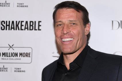 Tony Robbins stosuje ten sposób, aby być produktywnym