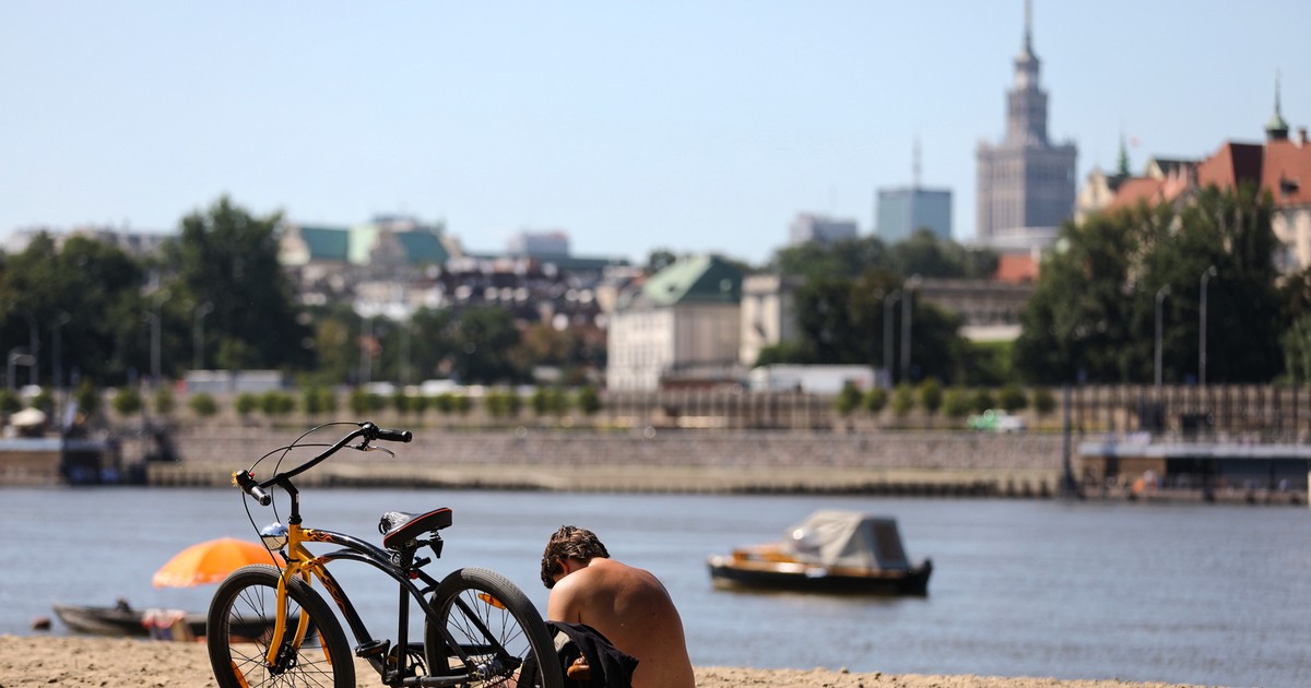 Debiut na plaży nudystów. "Zrzucam klapki i spodenki. Gdy łapię za majtki, mam wrażenie, że wszyscy patrzą"