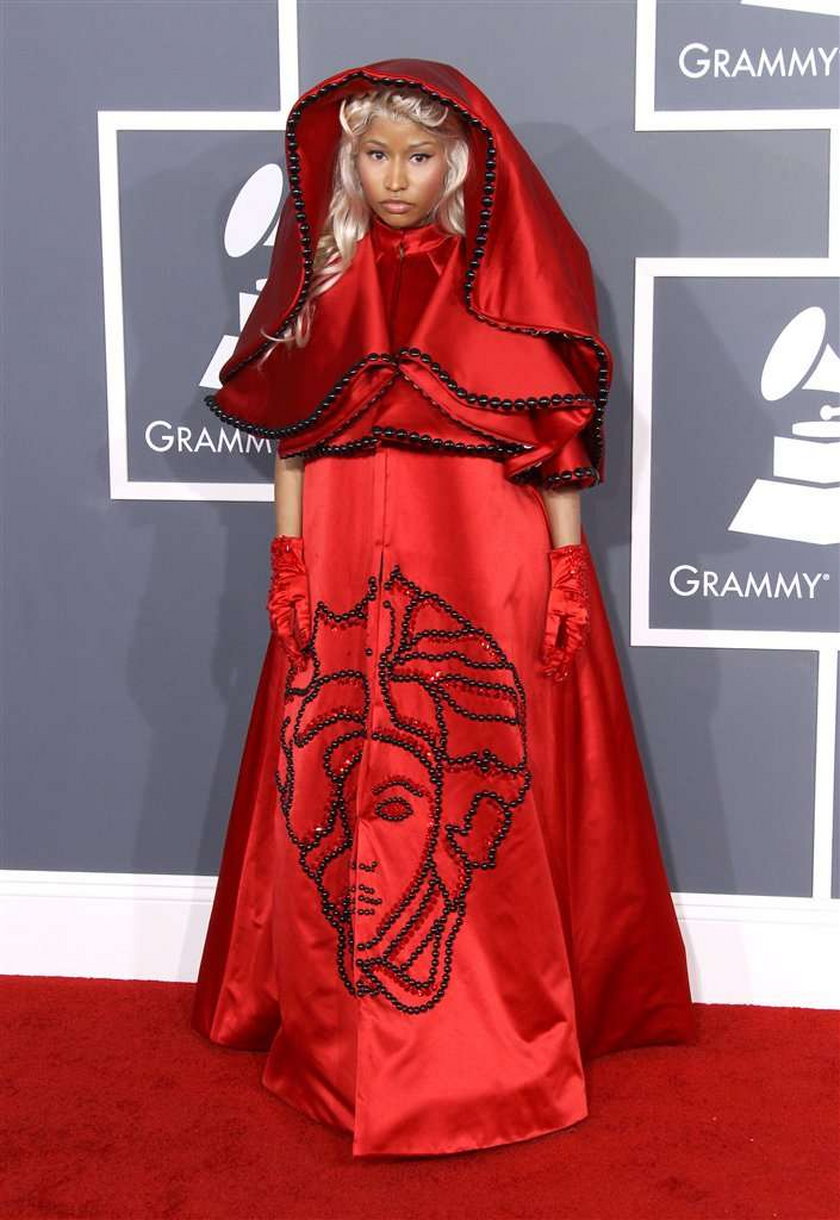 Nicki Minaj - Grammy 2012 - papież