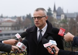 Magierowski: Nie ma mowy o zatrzymaniu procesu ekshumacji