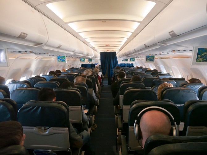 Stjuardesa otkrila šokantan razlog zašto ne treba aplaudirati pilotu kad avion sleti