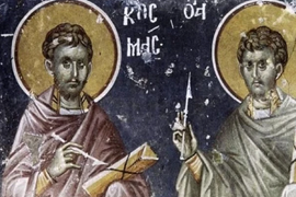 Slave se sutra LETNJI SVETI VRAČI, KOZMA I DAMJAN: Evo šta treba uraditi da bi vas ZDRAVLJE služilo tokom cele godine - Pećka patrijaršija čuva fresku ovih svetitelja, a vladika Nikolaj Velimirović ovako pisao o njima