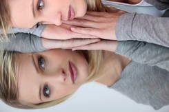 Tajemnica déjà vu. Skąd się bierze i czy powinno niepokoić?