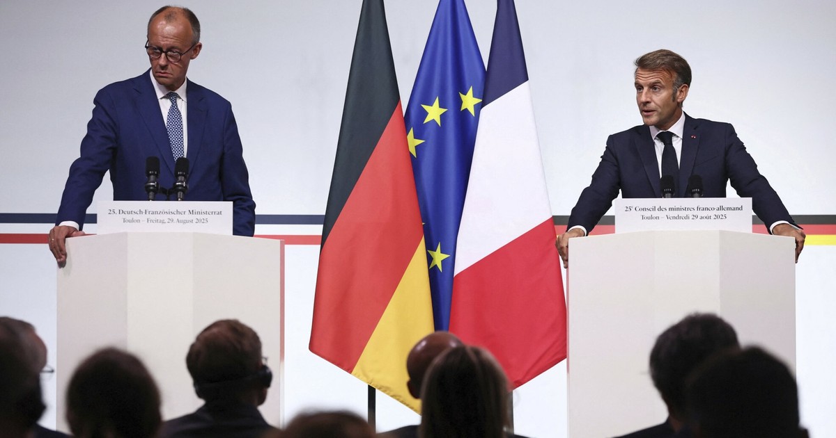 Macron stawia ultimatum Putinowi. Mówi o "drapieżniku" u wrót