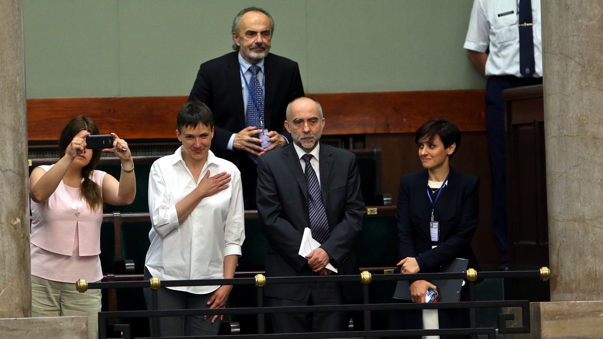 Ukraińska lotniczka i posłanka Nadija Sawczenko, która odwiedziła Sejm, podkreśliła, że przyjechała do Polski, aby podziękować polskim przyjaciołom za wsparcie i pomoc w uwolnieniu z rosyjskiej niewoli. Po południu spotkała się z szefem PO Grzegorzem Schetyną.