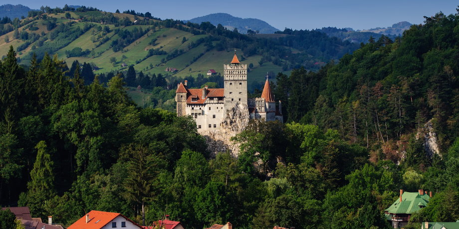 Zamek Drakuli w Branie to jedno z tych miejsc, które warto odwiedzić