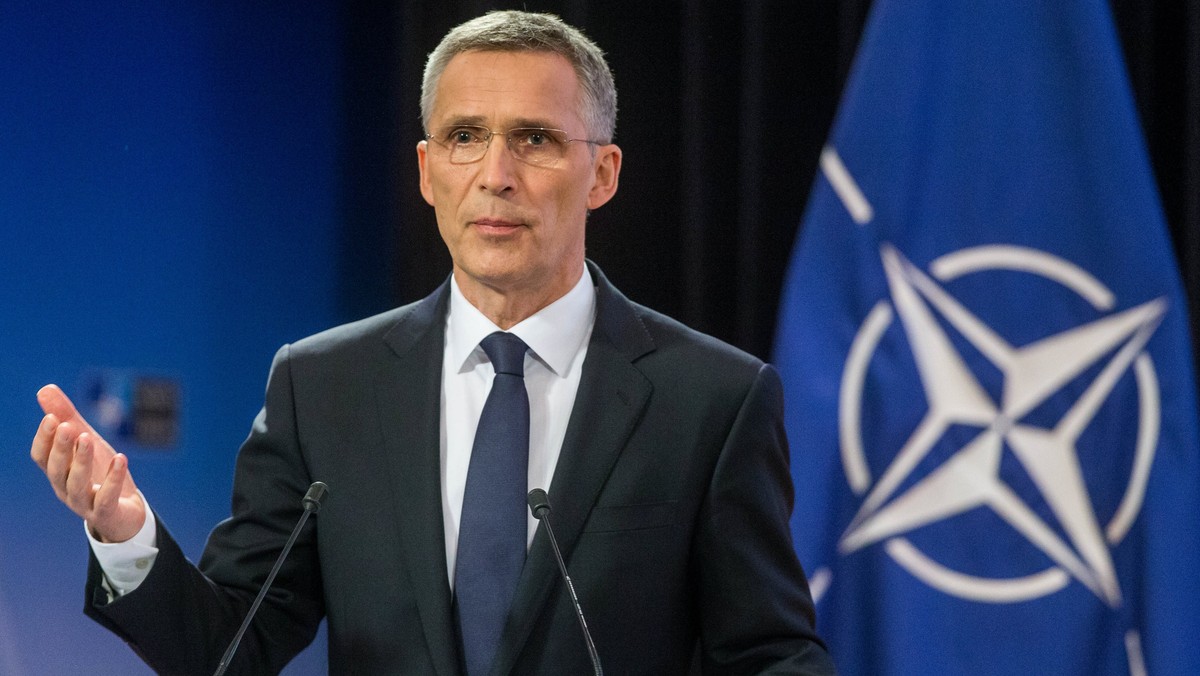 Szef NATO Jens Stoltenberg wezwał Turcję i Holandię do uspokojenia napięć i okazanie wzajemnego szacunku. Komisja Europejska zaapelowała o dialog i wezwała Turcję, by powstrzymała się od oświadczeń i działań, mogących zaognić sytuację.