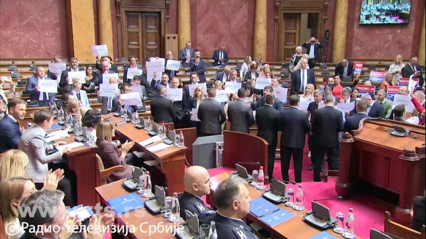 Nedeljkov navodi da su najveći gubitnici građani zbog svega što se dešavalo u skupštini