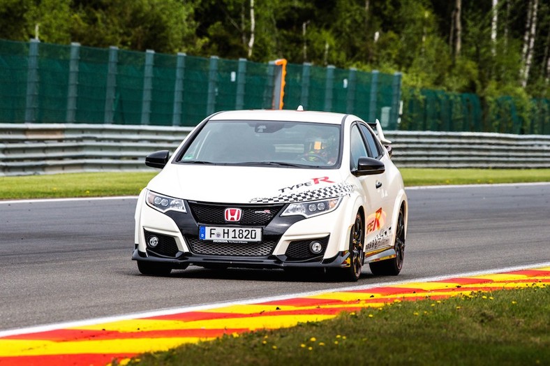 Honda Civic Type R na 5 torach wyścigowych