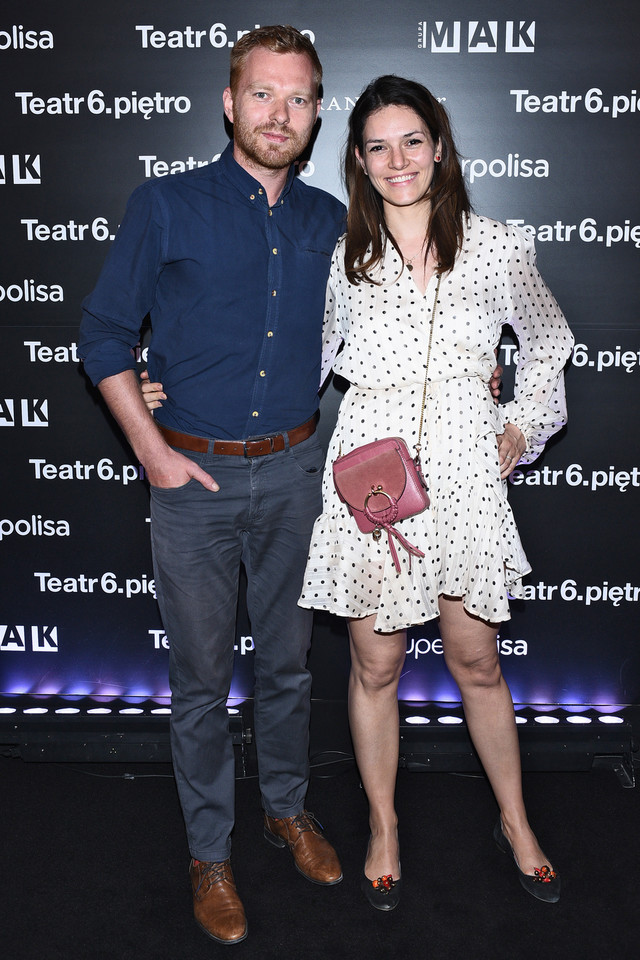Gwiazdy na premierze sztuki "Piękna Lucynda" w Teatrze 6. piętro: Michał Tomala z żoną