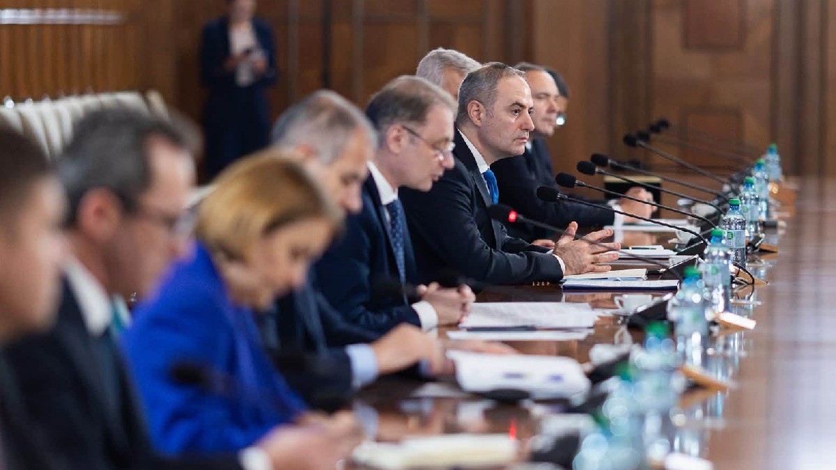 Ministrul Finanțelor, promisiuni pentru firme: Plăți mai rapide la TVA, mai mult capital și compensarea accizei la motorină