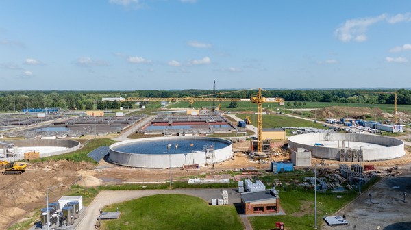 W wyniku rozbudowy i modernizacji dzienna przepustowość oczyszczalni wzrośnie ze 150 000 do 209 000 m3 ścieków w 2027 roku. 