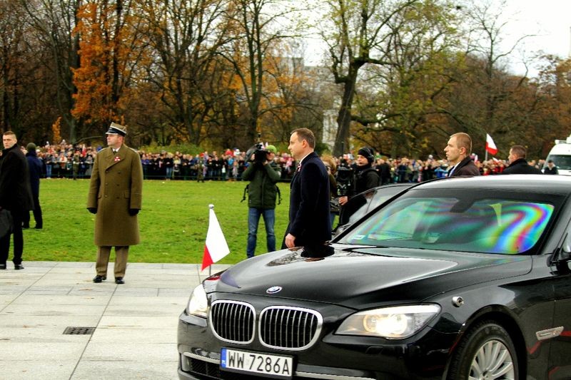 Prezydent Andrzej Duda i opancerzone BMW