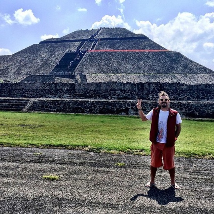 Piramide, ali u Meksiku