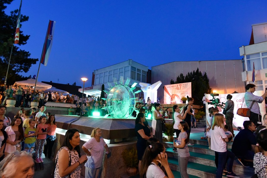 Atmosfera je pomalo karnevalska