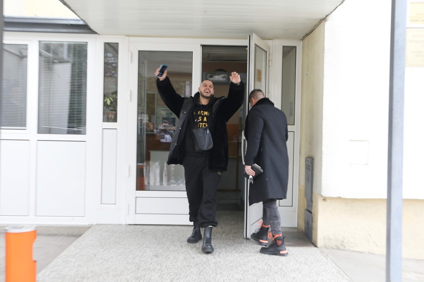 Dejan peva nakon razvoda od Dalile