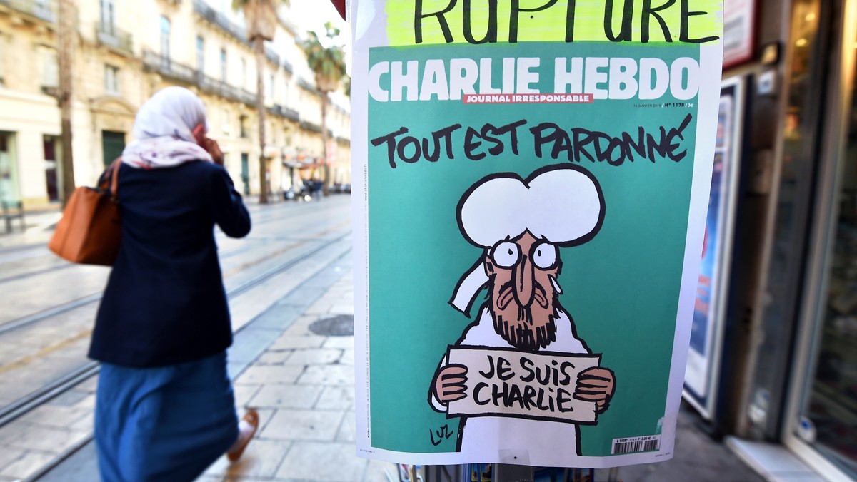 TOPSHOTS-FRANCE-ATTACKS-CHARLIE-HEBDO-MAGAZINE-NEWSAGENTS