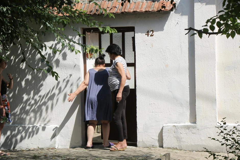 Kuća u kojoj je živi ova porodica u Vršcu