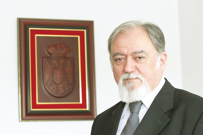 "Dvoglavi orao se kao amblem na grbu prvo javio za vreme vladavine Stefana Prvovenčanog", kaže Dragomir Acović,
heraldičar