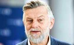 Zybertowicz: Władzy ręce się trzęsą przed mediami