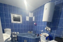 Hteo da renovira kupatilo iz 2000ih, dobio super rešenje!