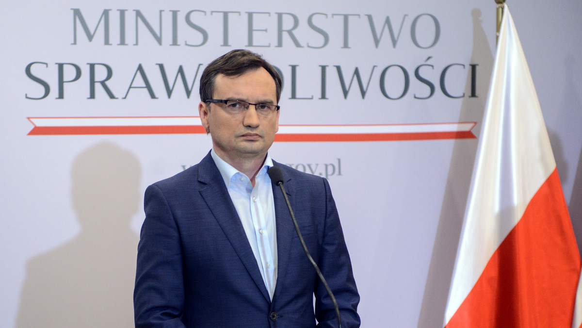 W Szpitalu Uniwersyteckim w Krakowie swoje działania nadal prowadzi prokuratura. Kierownik II Oddziału Klinicznego Kardiologii oraz Interwencji Sercowo-Naczyniowych profesor Dariusz Dudek w rozmowie z RMF FM podkreśla, że nie rozumie intencji śledczych. Czynności są prowadzone w związku z podejrzeniem, że sprzęt medyczny przekazany szpitalowi jako darowizna, trafił ostatecznie do prywatnych klinik.