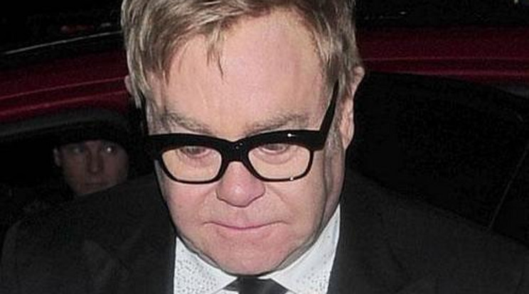122 milliót keres egy  fellépéssel Elton John
