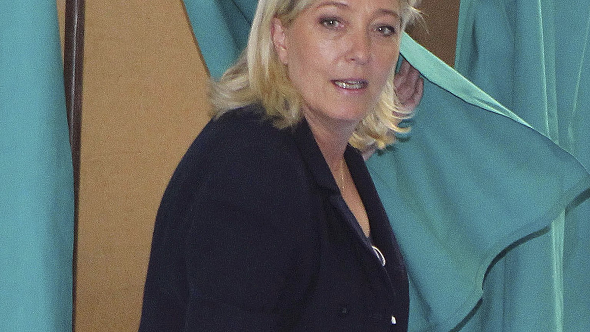 Francja zwróciła się do Parlamentu Europejskiego o zniesienie immunitetu skrajnie prawicowej eurodeputowanej Marine Le Pen w związku z jej wypowiedzią z 2010 roku, kiedy to porównała modlitwy muzułmanów na ulicach francuskich miast do nazistowskiej okupacji.