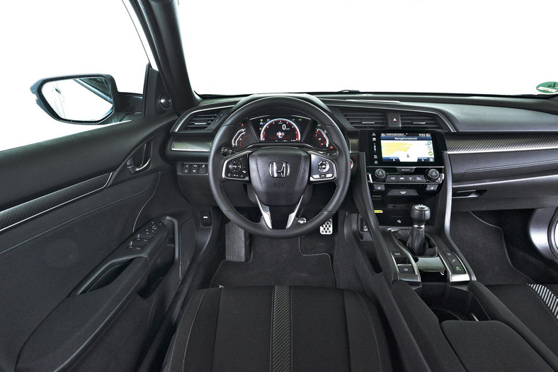 Honda Civic kontra Mazda 3