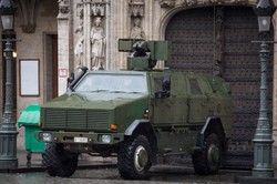 Wojsko na ulicach, nieczynne metro... Najwyższy poziom alarmu terrorystycznego w Brukseli [ZDJĘCIA]