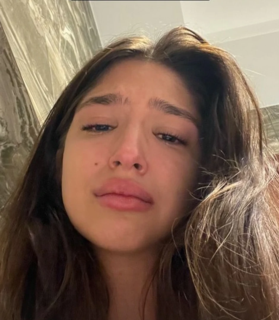 Đina Džinović u suzama