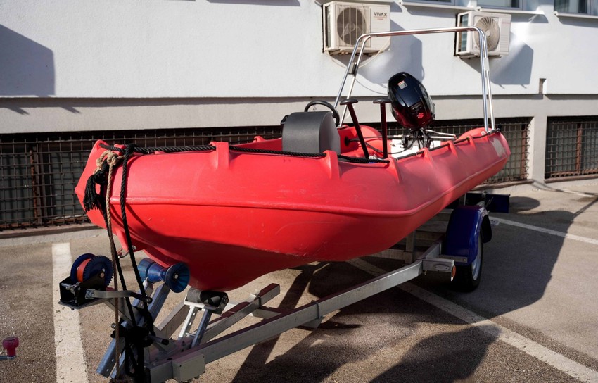 Uprava granične policije je izašla u susret i ustupila čamac koji je ovde nedostajao, imajući u vidu veliku vodenu površinu - rekao je Dačić