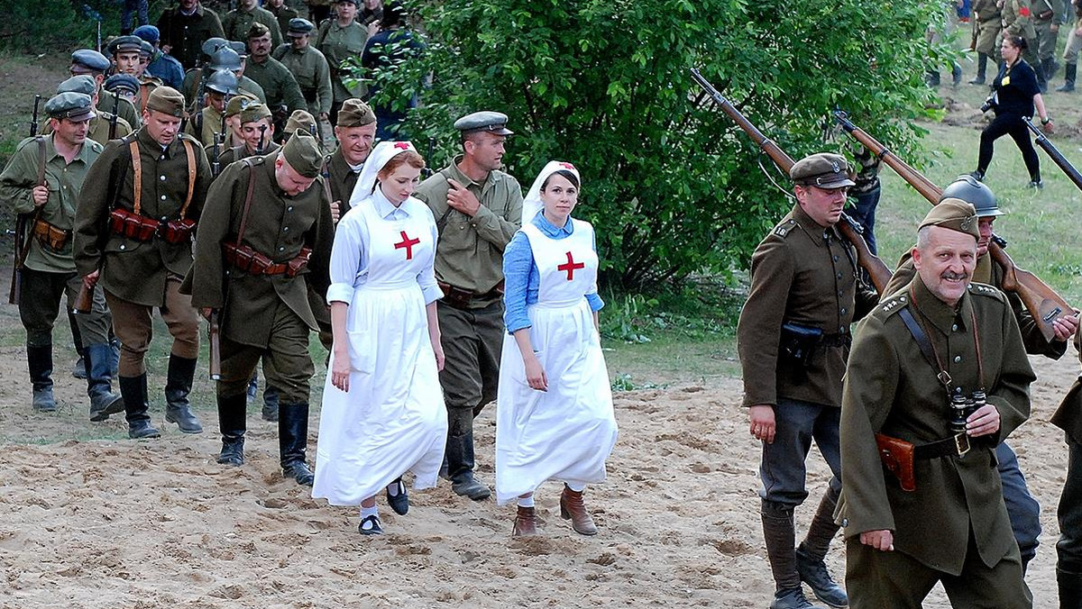 Blisko 1000 rekonstruktorów, ok. 70 rodzajów pojazdów militarnych i rekonstrukcje różnych walk będzie można oglądać podczas VIII Podlaskiego Pikniku Militarnego "Misja Wschód", który rozpocznie się 1 czerwca w Białymstoku.