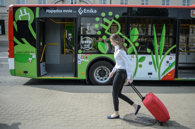 Do końca wakacji nowa EKO-linia będzie darmowa. Opłaty będą pobierane (w wysokości 1 zł.) dopiero od września. <br><br>fot.  (wp/cat) PAP/Wojciech Pacewicz