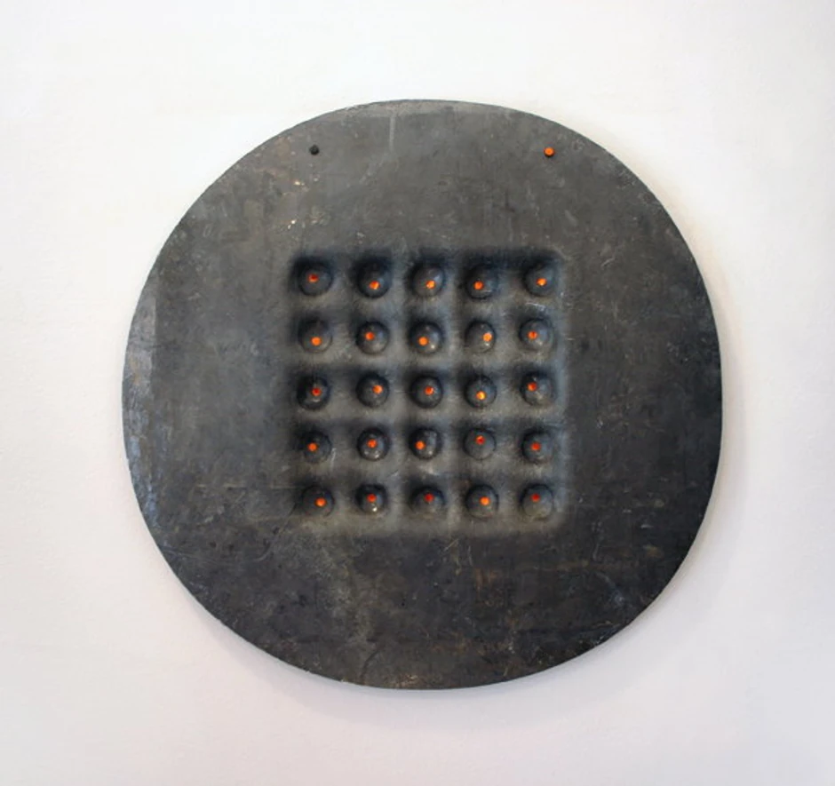 "Lečenje umetnošću", 2014, olovo