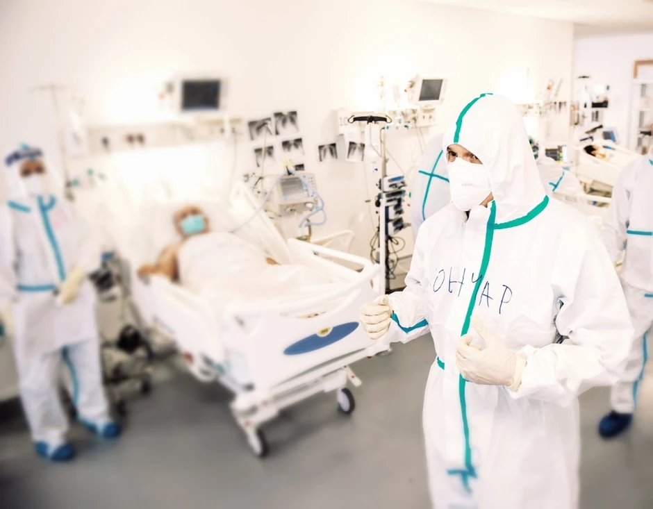 Zlatibor Lončar posetio pacijente u kovid bolnici u Batajnici