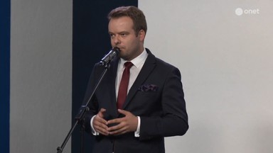 Rzecznik PiS kontra TVN. Sprawa Niedzielskiego i spięcie na konferencji prasowej [WIDEO]