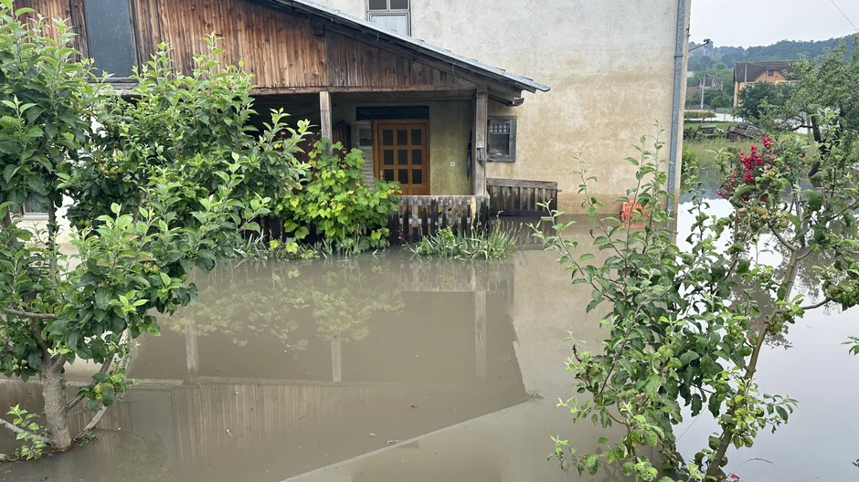 Vodena bujica u Dljinu uništila sve prilazne puteve