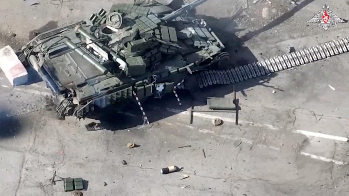 Zniszczony czołg niedaleko granicy rosyjsko-ukraińskiej