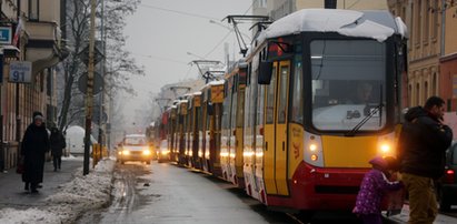 Nie jeżdżą tramwaje. Drogówka bez telefonów.