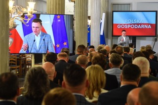 Hołownia przedstawił propozycje programowe Polski 2050. Chce wprowadzić m.in. wakacje od składek ZUS