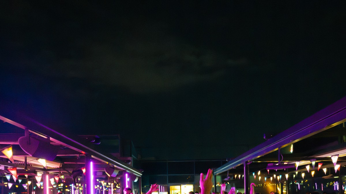 BEOGRADE, LOOK UP — Mama Rooftop Sessions are back