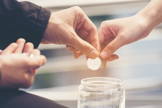 Czy darowizna od córki może być zwolniona z podatku?