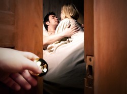 7 rzeczy, które zdradzą, że on cię zdradza