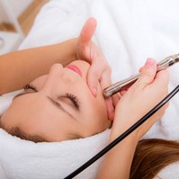5 szépségkezelés, amit be kell iktatni ünnepek előtt