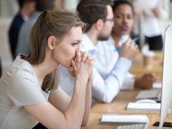 W pracy nie musi być nerwowo. Oto 5 eksperckich sposobów na to, by mniej się stresować